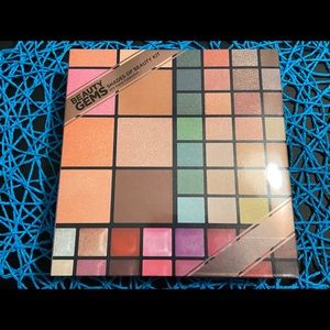 Brand new make up platters